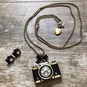Betsey Johnson Camera necklace & matching earrings